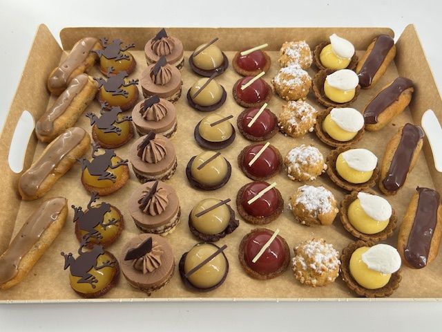 illustration pour le produit PLATEAU DE PETITS FOURS